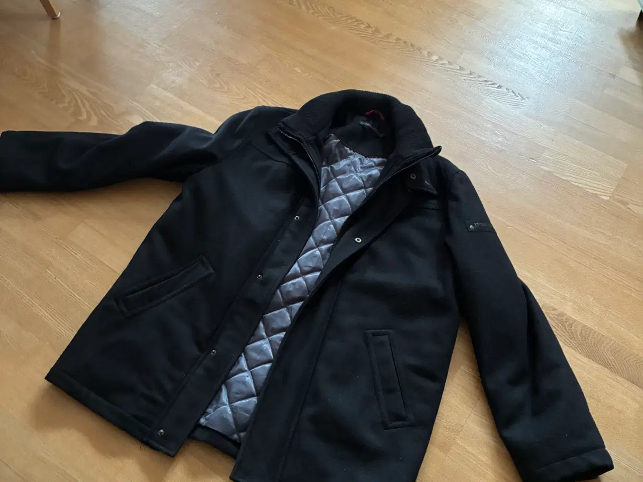 Billede 4 - Ny Sort herre uld jakke str L