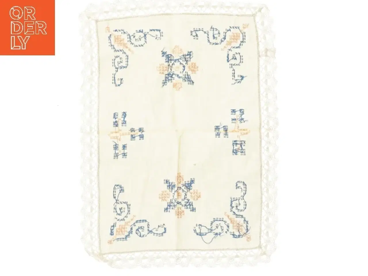 Billede 2 - Broderet løber med blondekant (str. 45x33 cm)