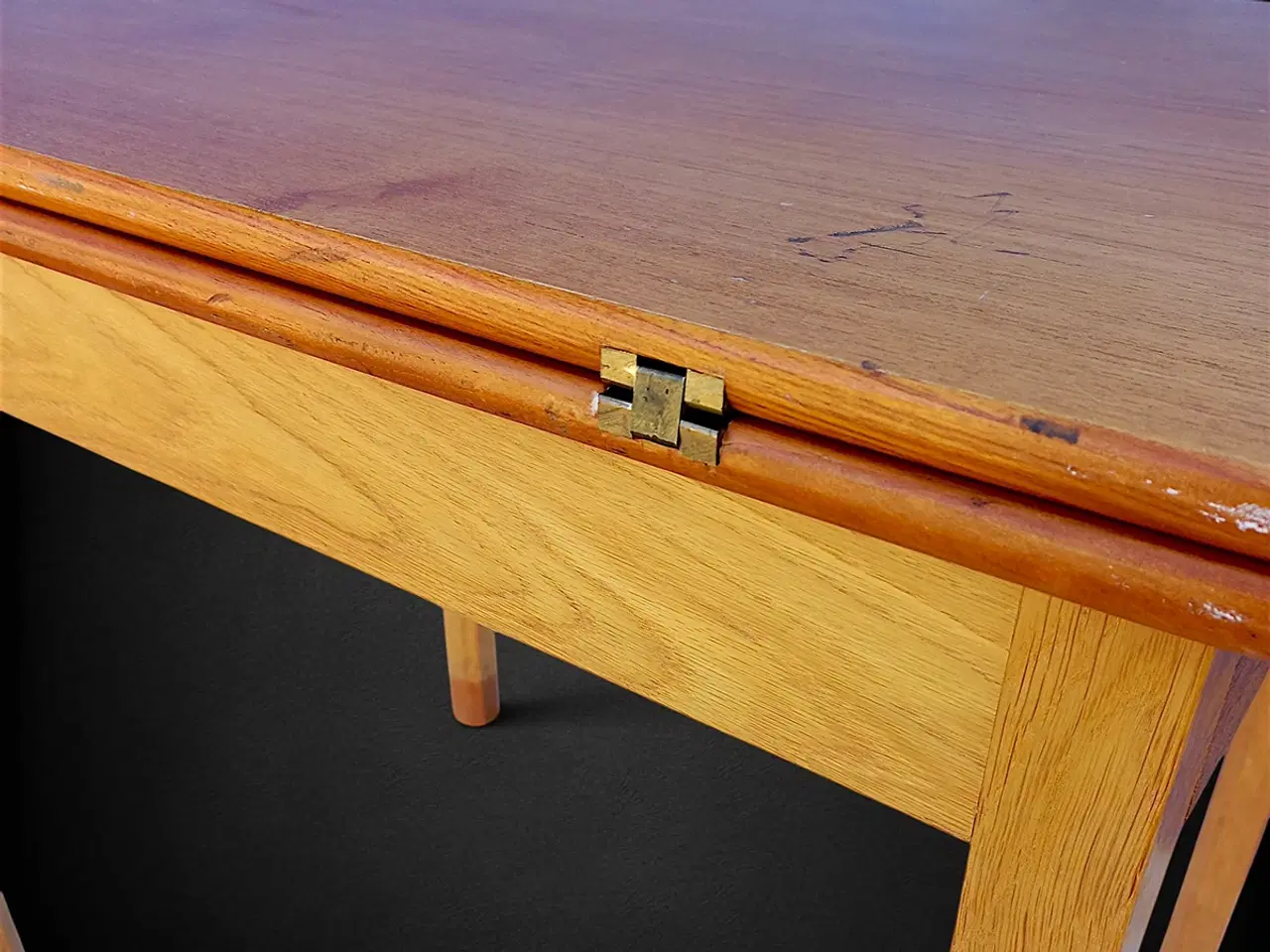 Billede 5 - Multifunktionsbord teak/eg med mærkat