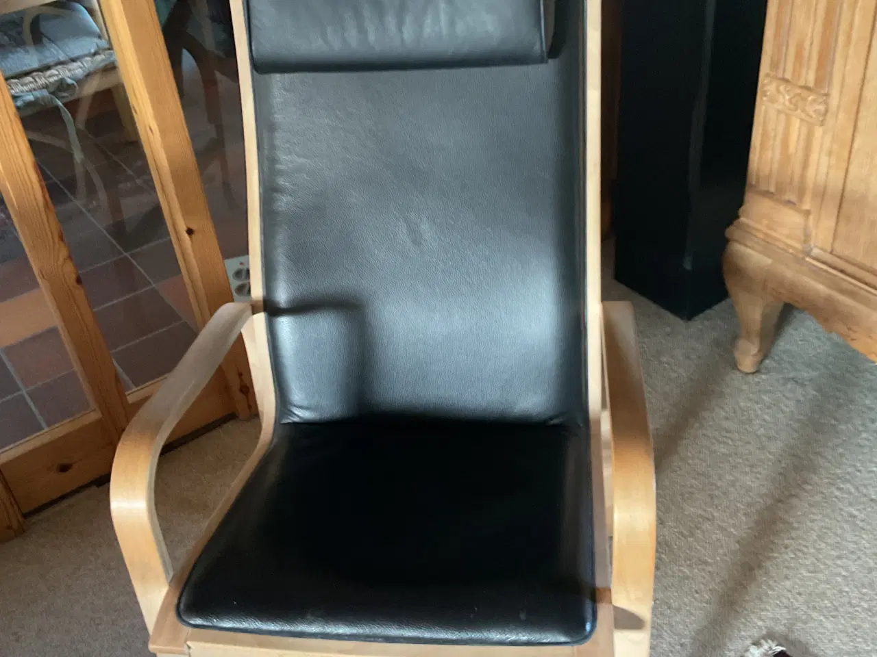 Billede 1 - Lænestol, med sort læder, meget lidt brugt.