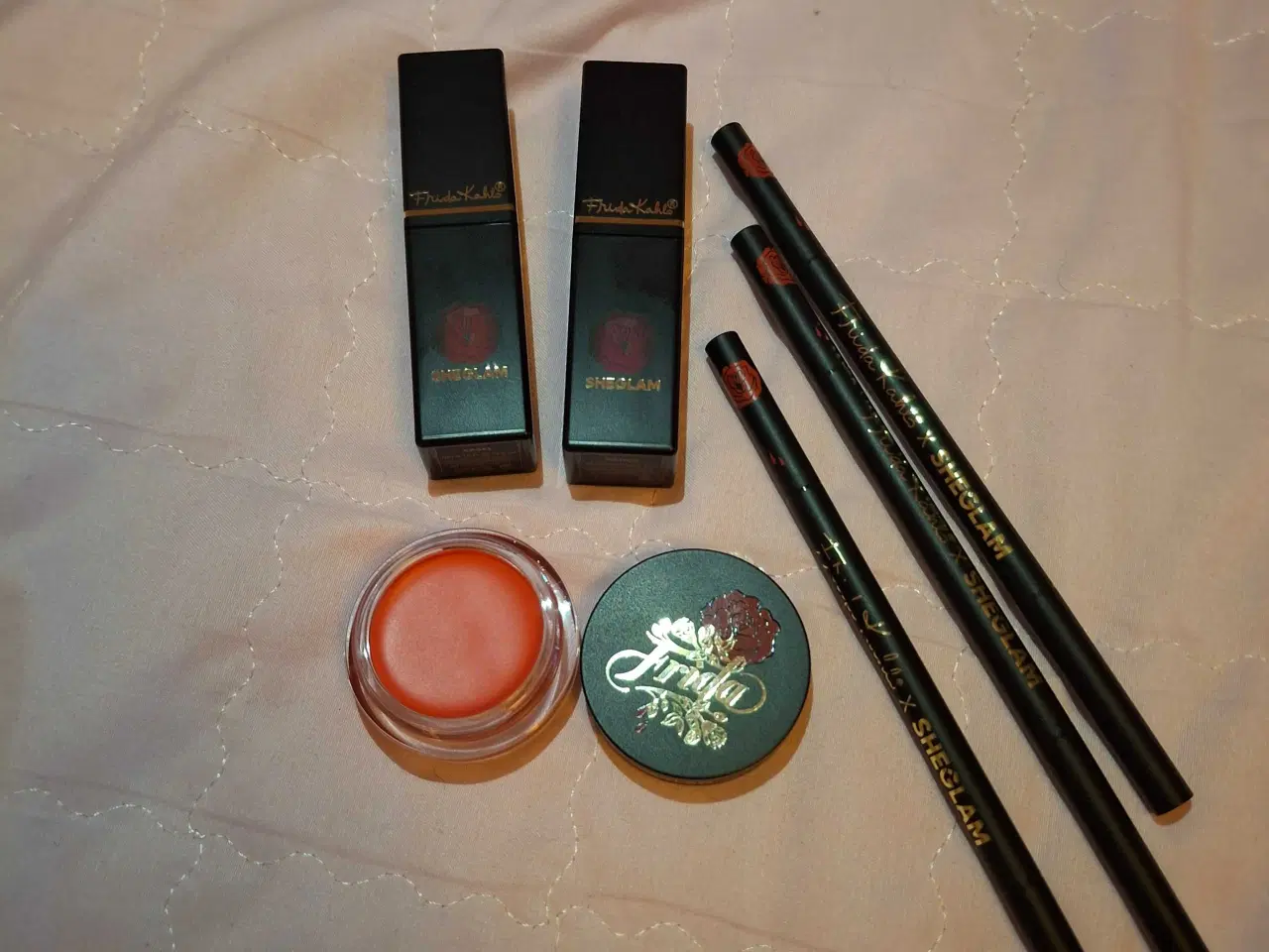 Billede 1 - Frida Kahlo x Sheglam Beauty produkter