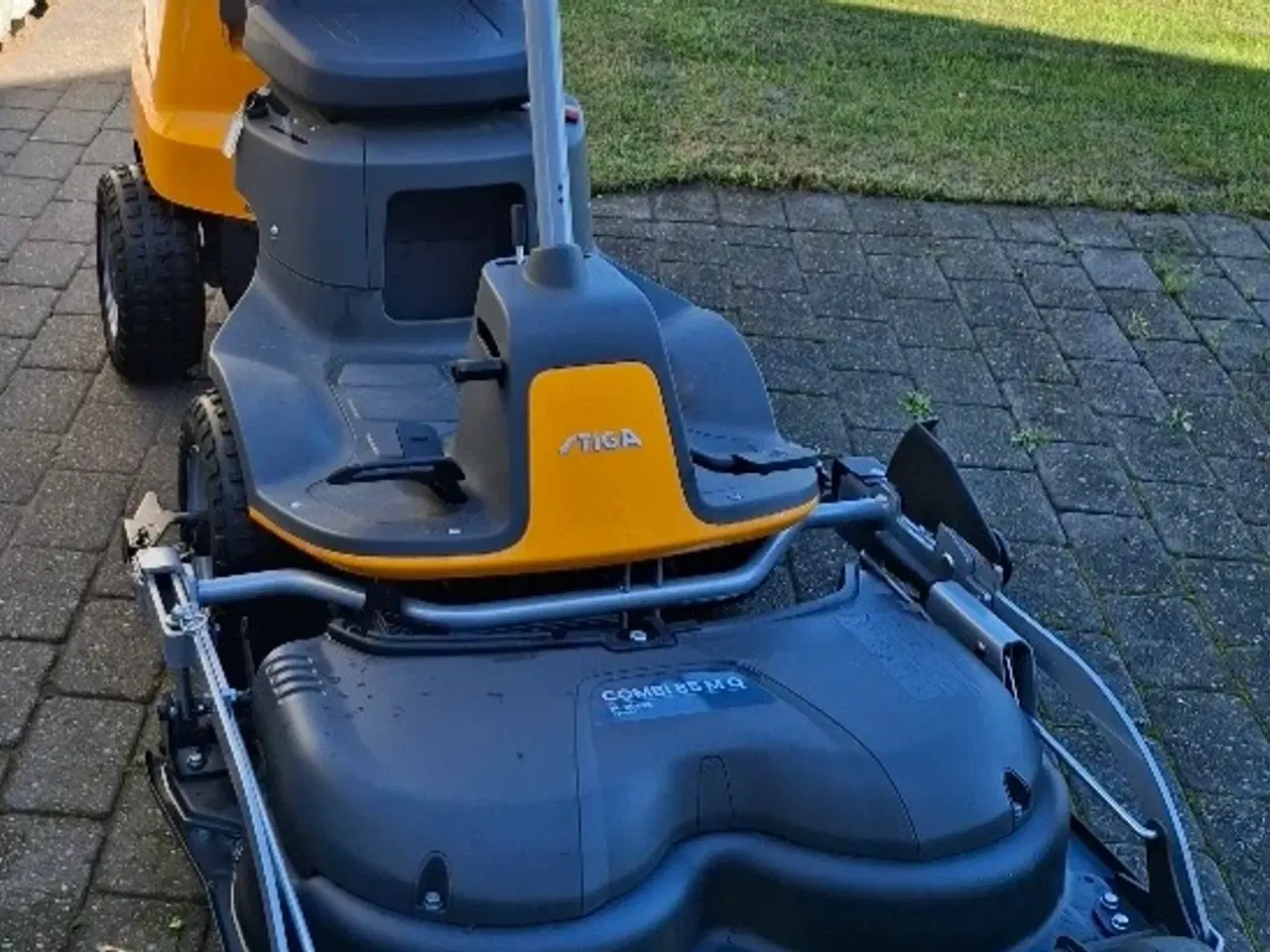 Billede 1 - Stiga Frontrider Park 300 M inkl. 85 cm klippeaggr