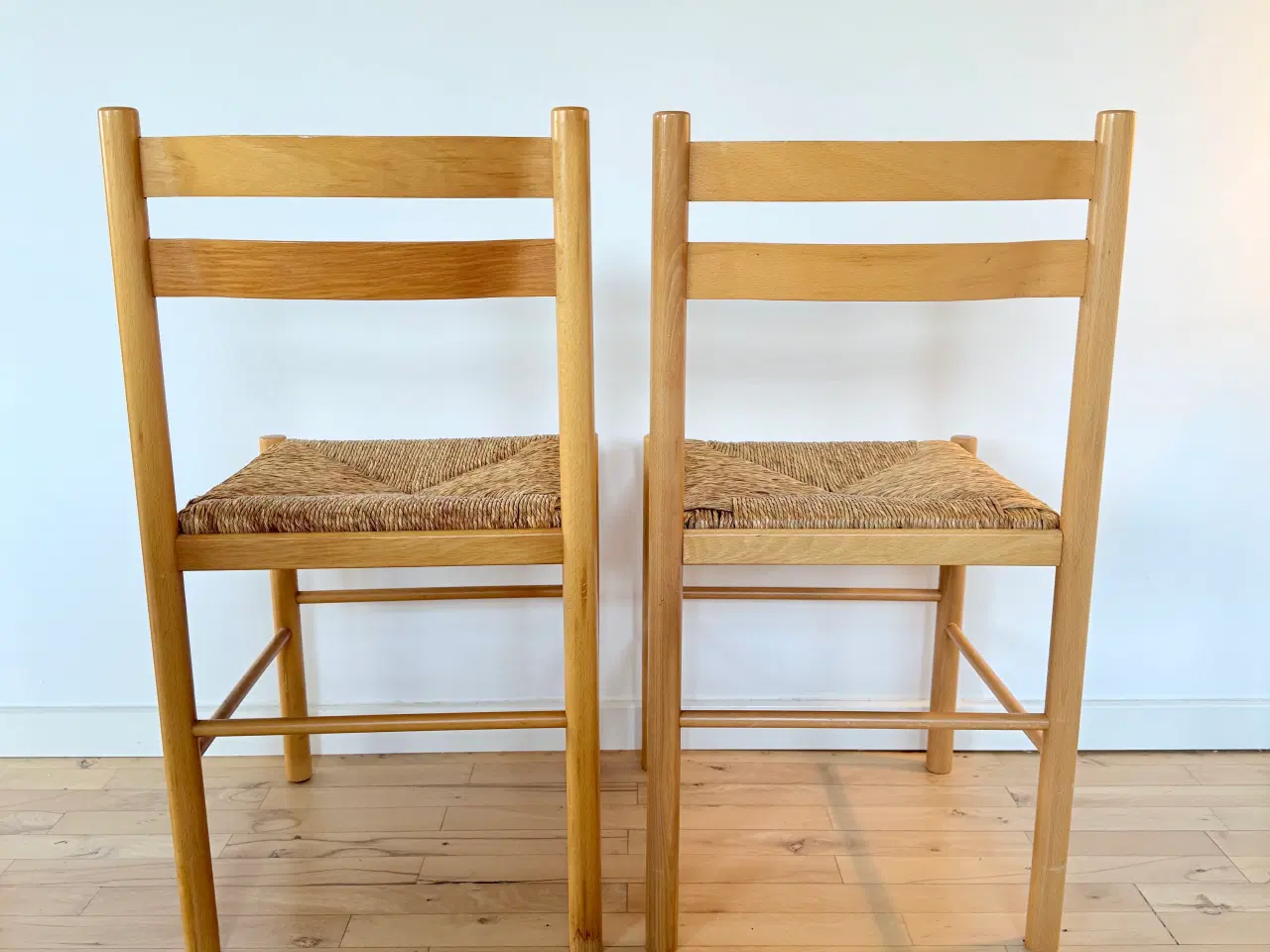 Billede 3 - Charmerende spisebordsstole med flettet