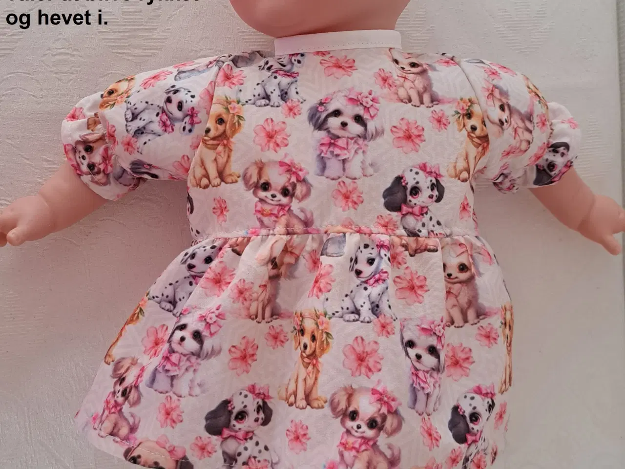 Billede 14 - Dukketøj til Sofia dukken på 40cm. med blød krop.