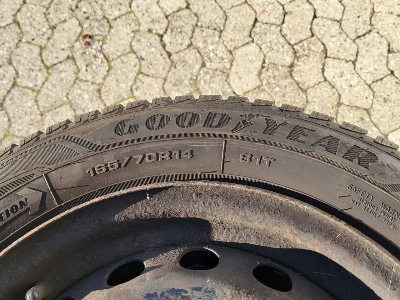 Billede 3 - Vinterdæk på fælge 165/70/r14 masser af mønster