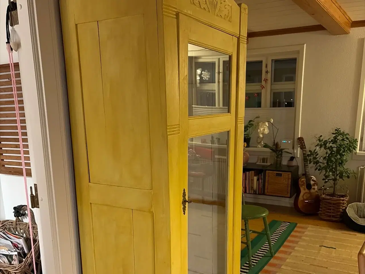 Billede 1 - Smukt gammel skab