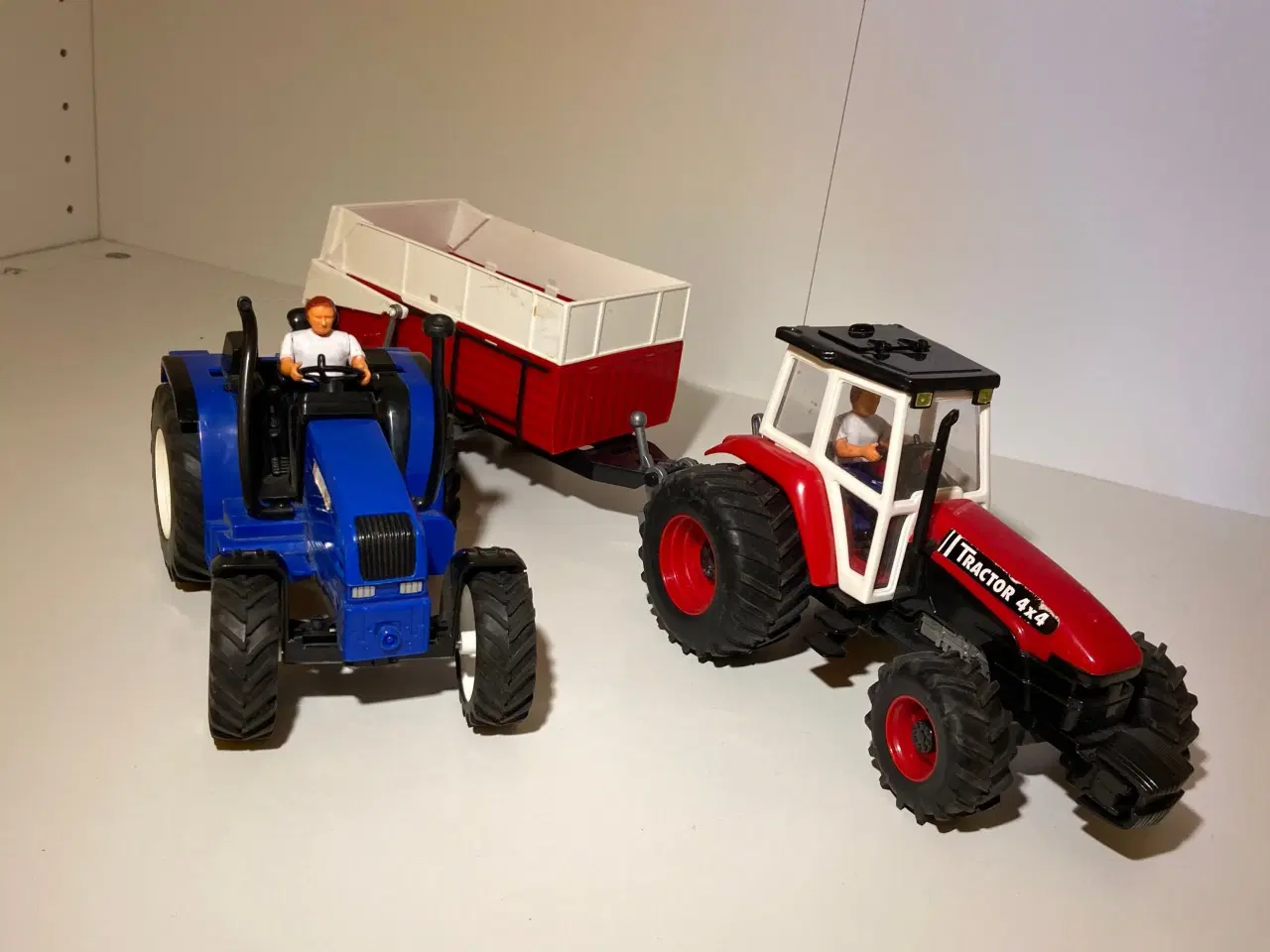 Billede 1 - Legetøjs traktorer 