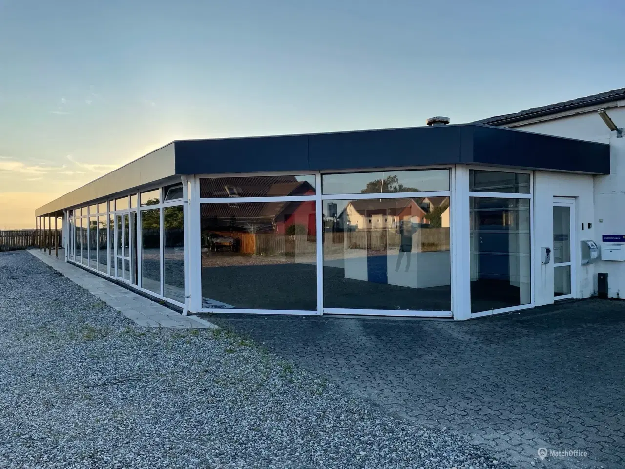 Billede 17 - Velindrettet værksted/lager med autolift i Tørringhuse