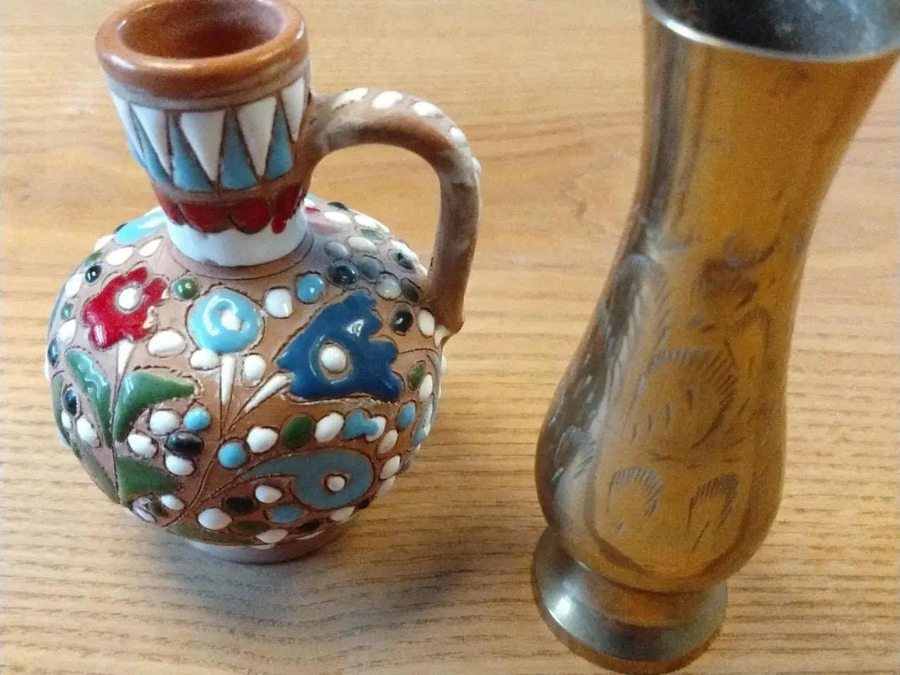 Billede 1 - 2 små  souvenir vaser