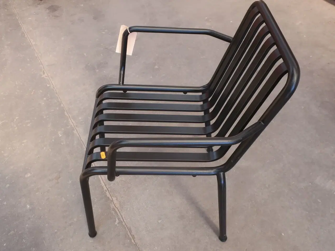 Billede 3 - 8 stk. læne/havestole. Design: HAY PALISSADE ARMCHAIR IRON RED