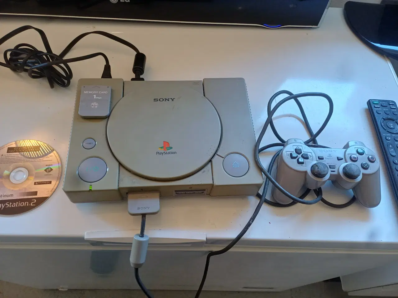 Billede 2 - Playstation 1 med controller, memorycard og spil