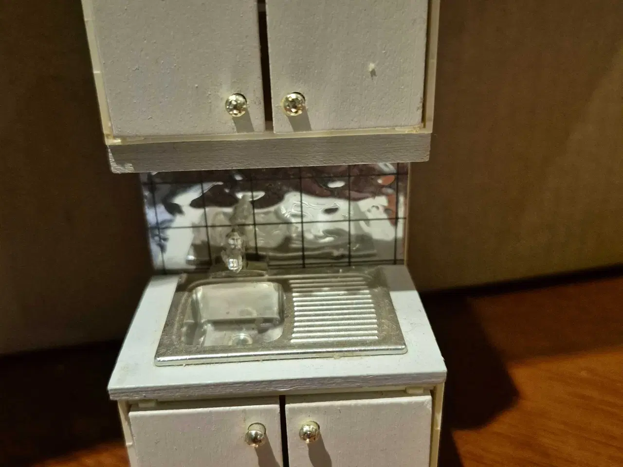 Billede 1 - Lundby dukkehuskøkken 1984