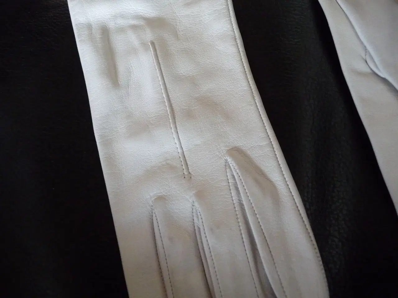 Billede 5 - 2 par gamle hvide handsker