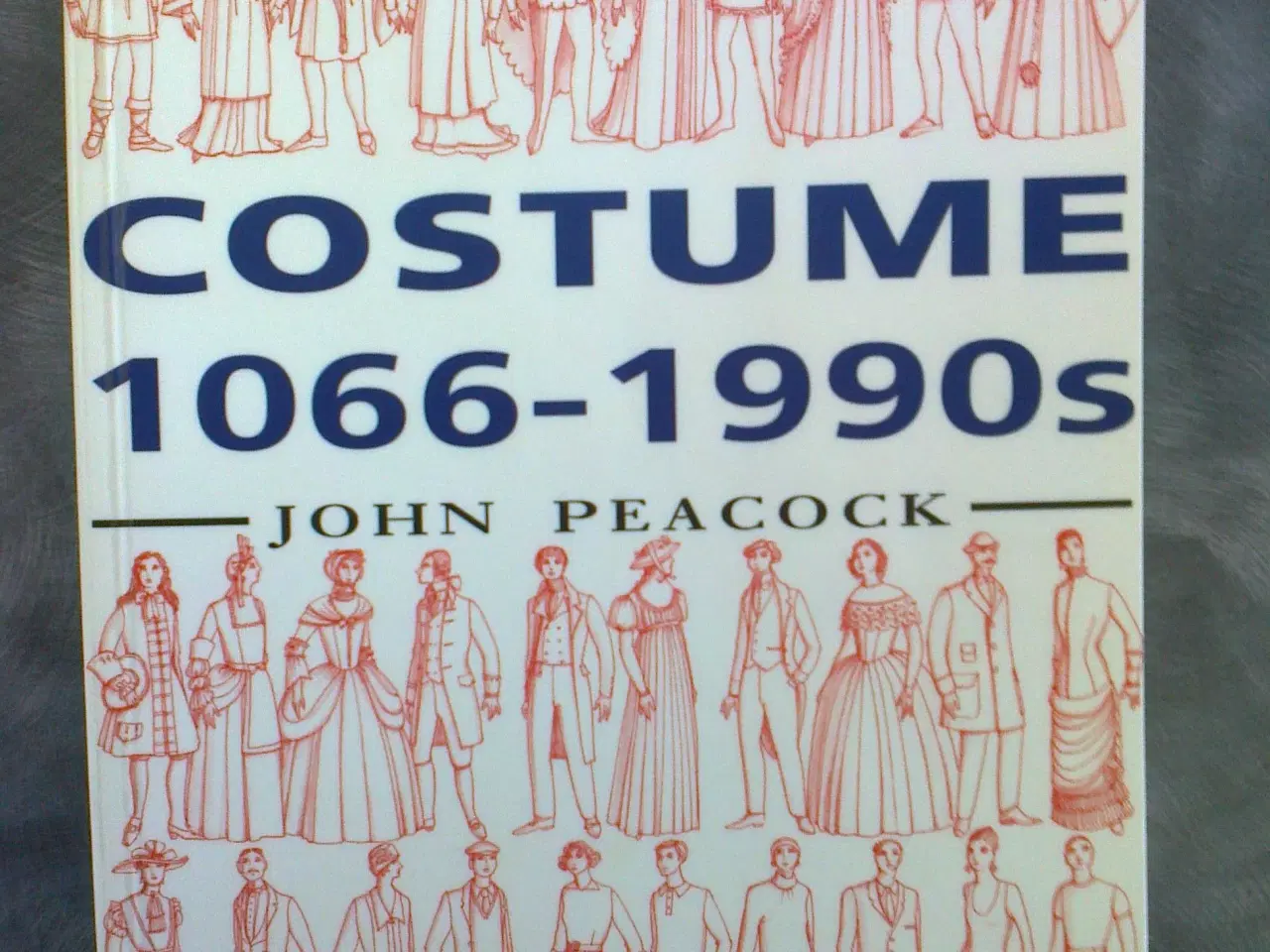 Billede 1 - Costume 1066-1990s, John Peacock, emne: 