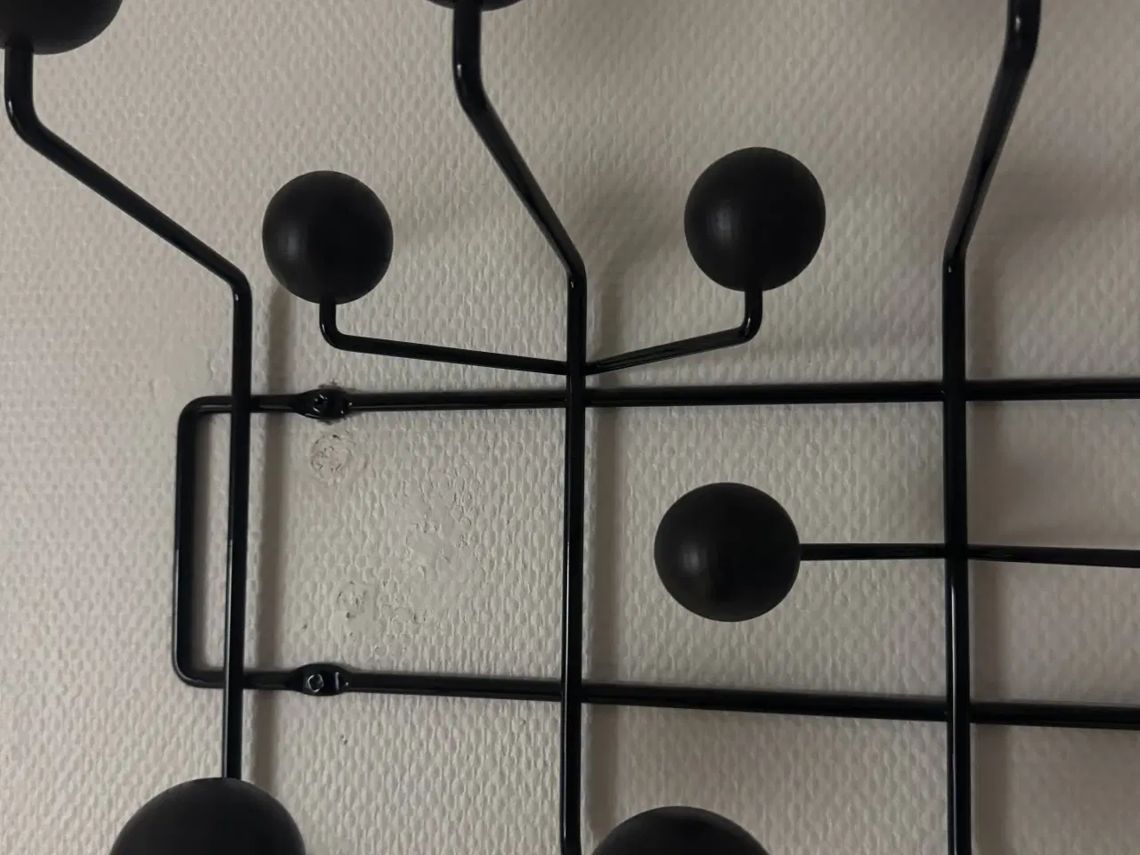 Billede 3 - Charles Eames knagerække i sort 