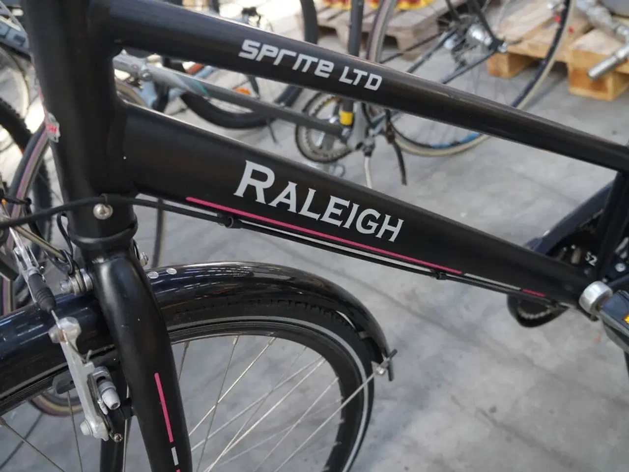 Billede 2 - Damecykel RALEIGH
