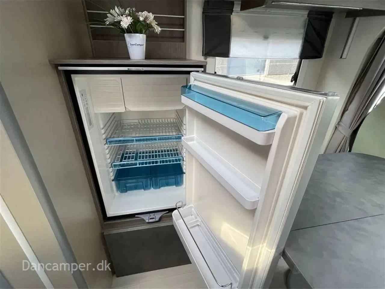 Billede 14 - 2019 - Chausson Titanium 767    Enkeltsenge, lounge-indretning, 170Hk Ford, AUT - Lihium Super B bodelsbatteri, Solceller, Michelin helårsdæk.