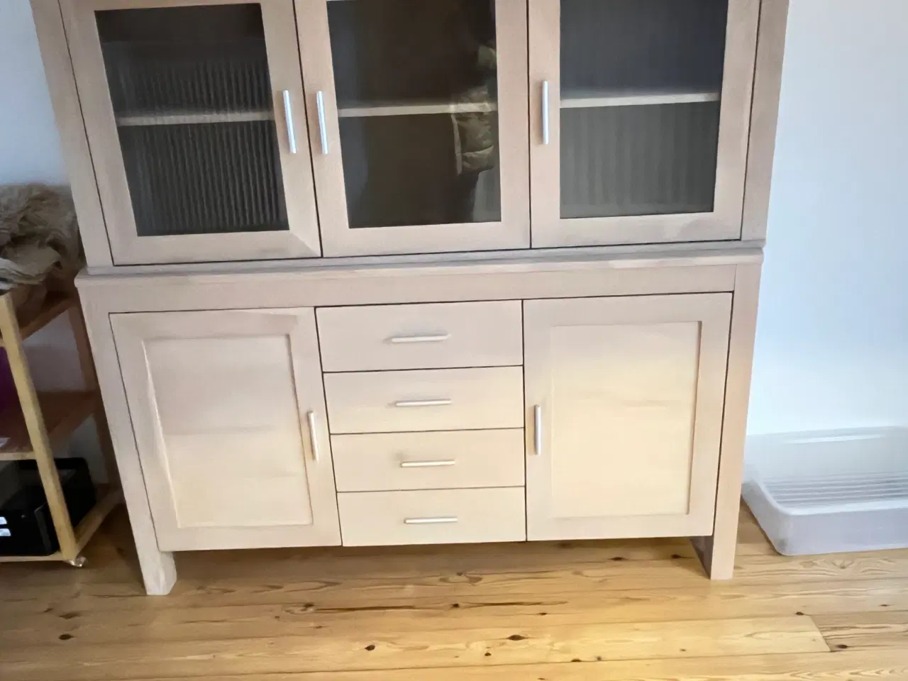 Billede 2 - Skænk og vitrine i eg