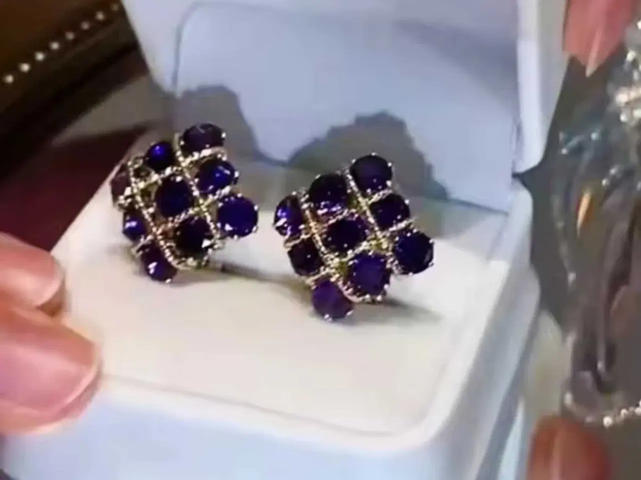 Billede 4 - Smukke ørestikker