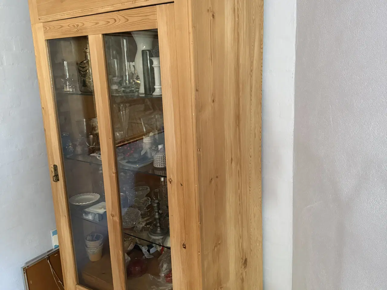 Billede 2 - Karlekammer skab - glas og lys
