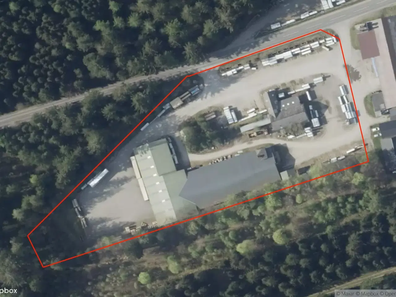 Billede 3 - 2200 m2 lager/produktionshal med 8 værelserudlejes