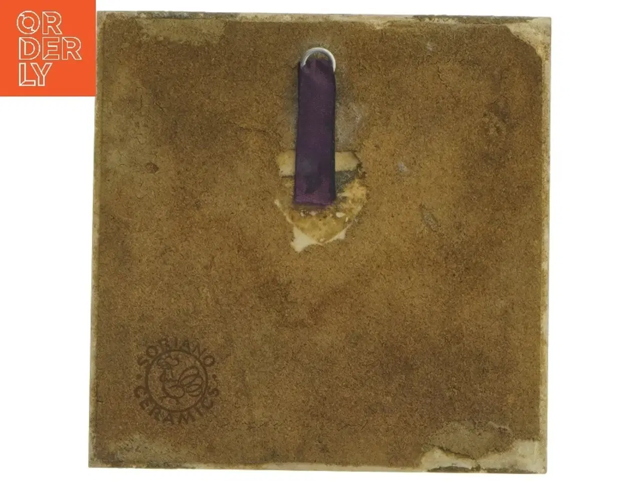 Billede 2 - Keramisk vægdekoration med tekst (str. 15,5x15,5 cm)