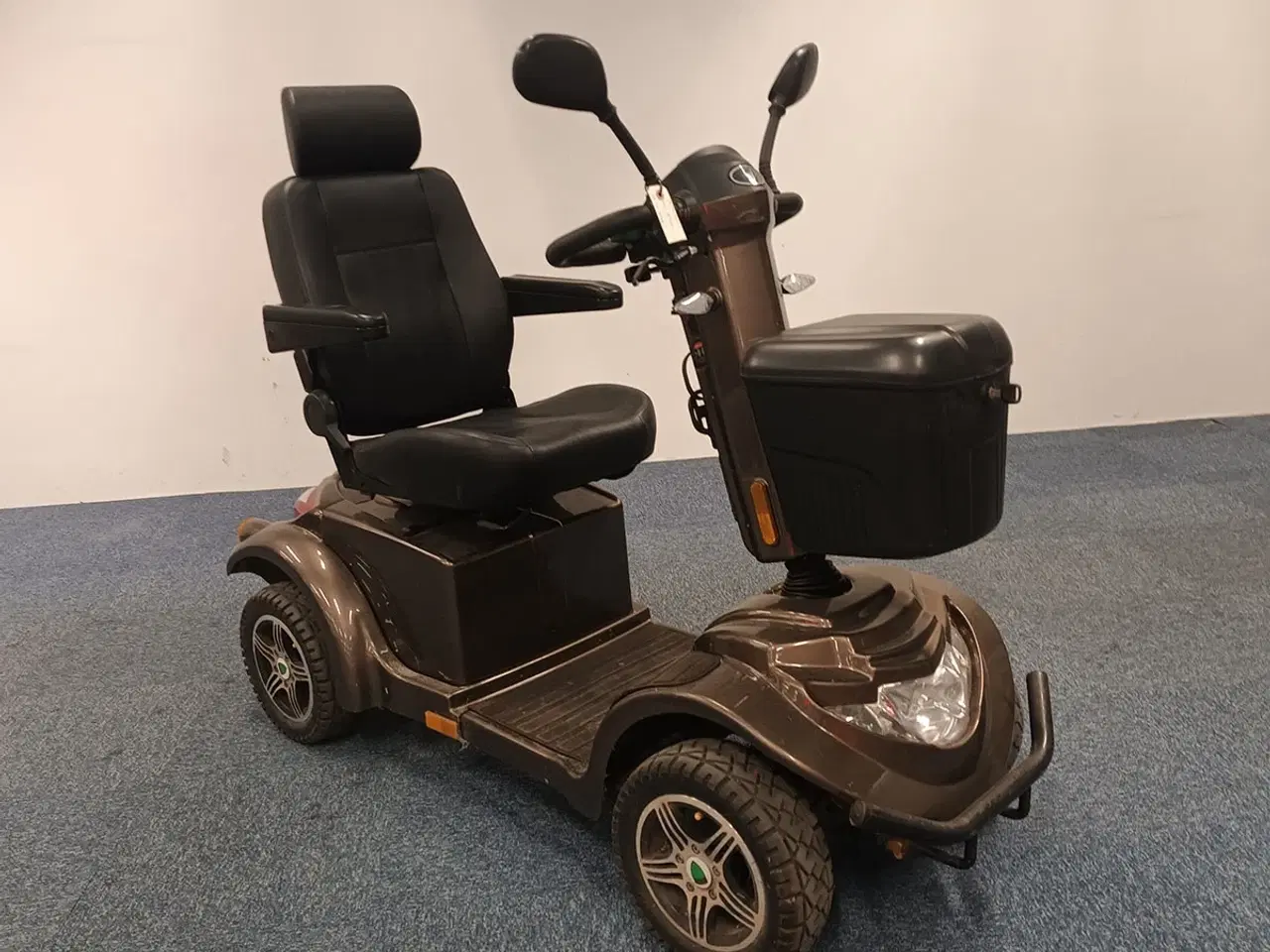 Billede 1 - LM-700 grå