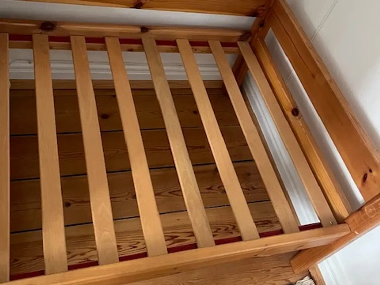 Billede 1 - Juniorseng i fyr