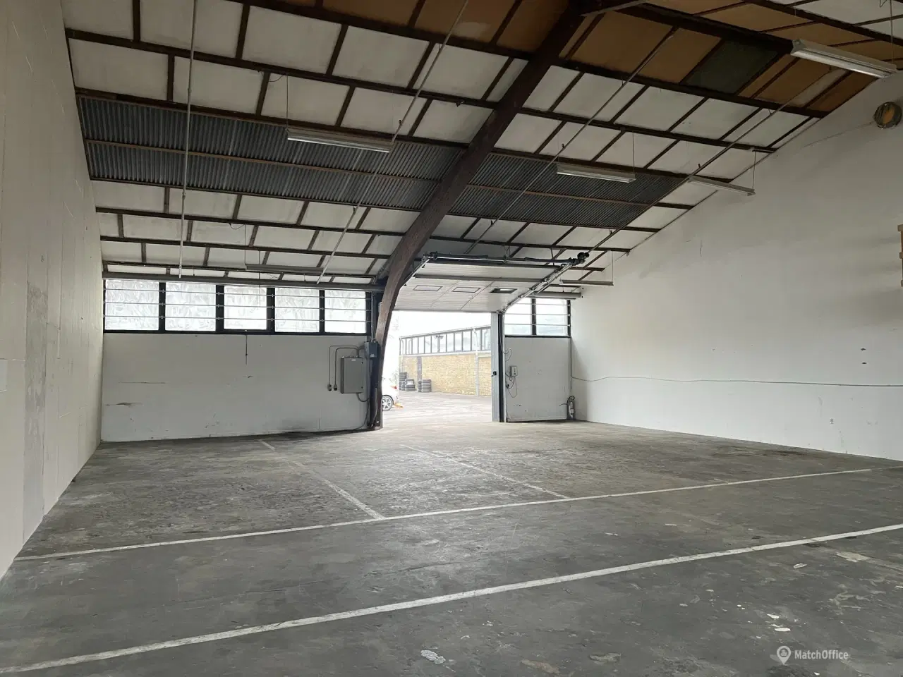 Billede 2 - Lager 306 m² med port og højt til loftet i Glostrup