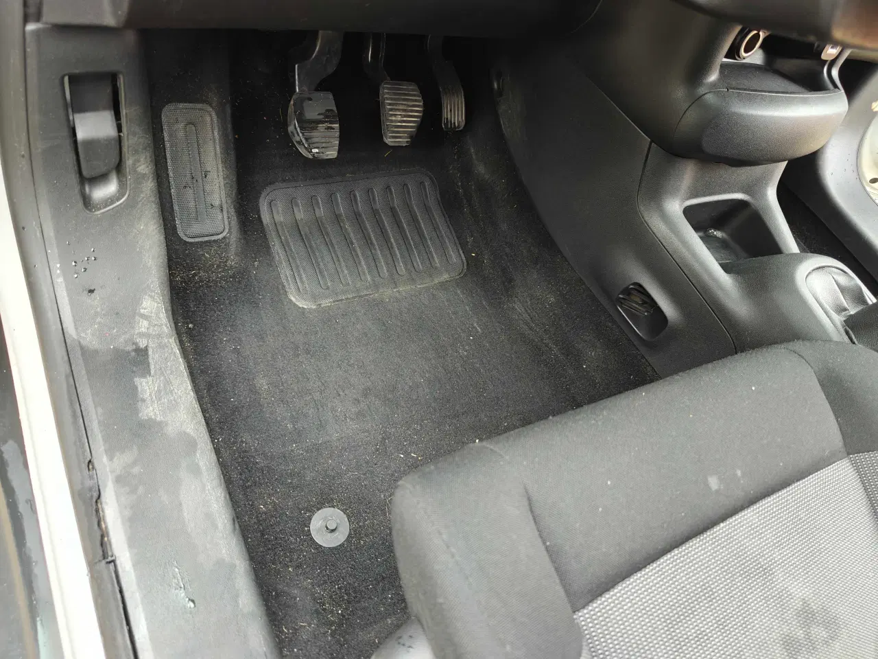 Billede 12 - C4 Catus moms betalt årg 2015   127000 km