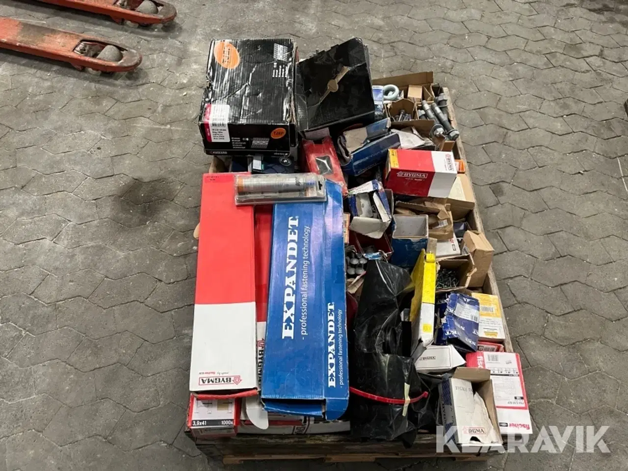 Billede 4 - Lot - Blandet skurer, søm med mere.