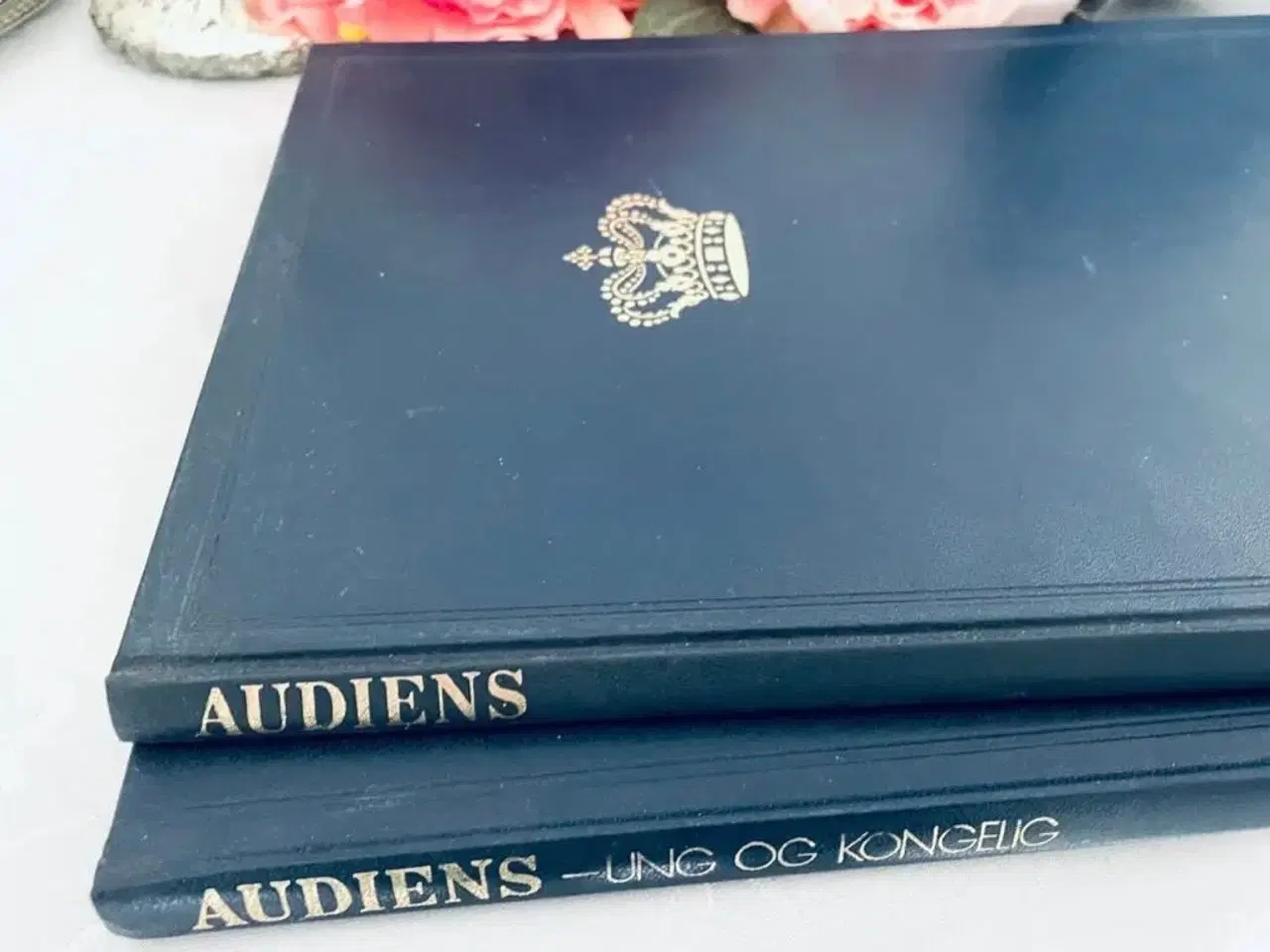 Billede 2 - Audiens + ung & kongelig 
