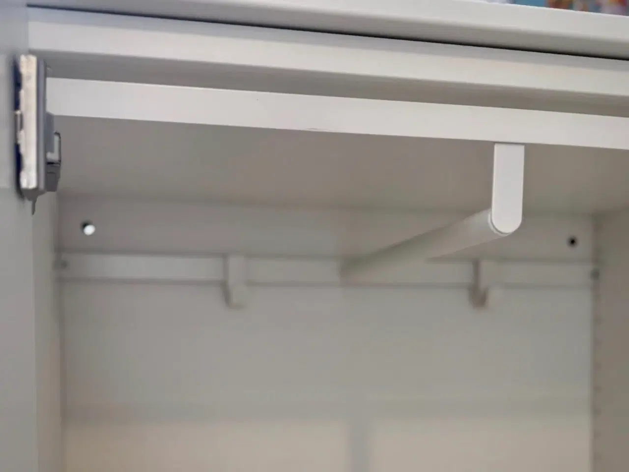 Billede 3 - Tøjskab til børneværelset