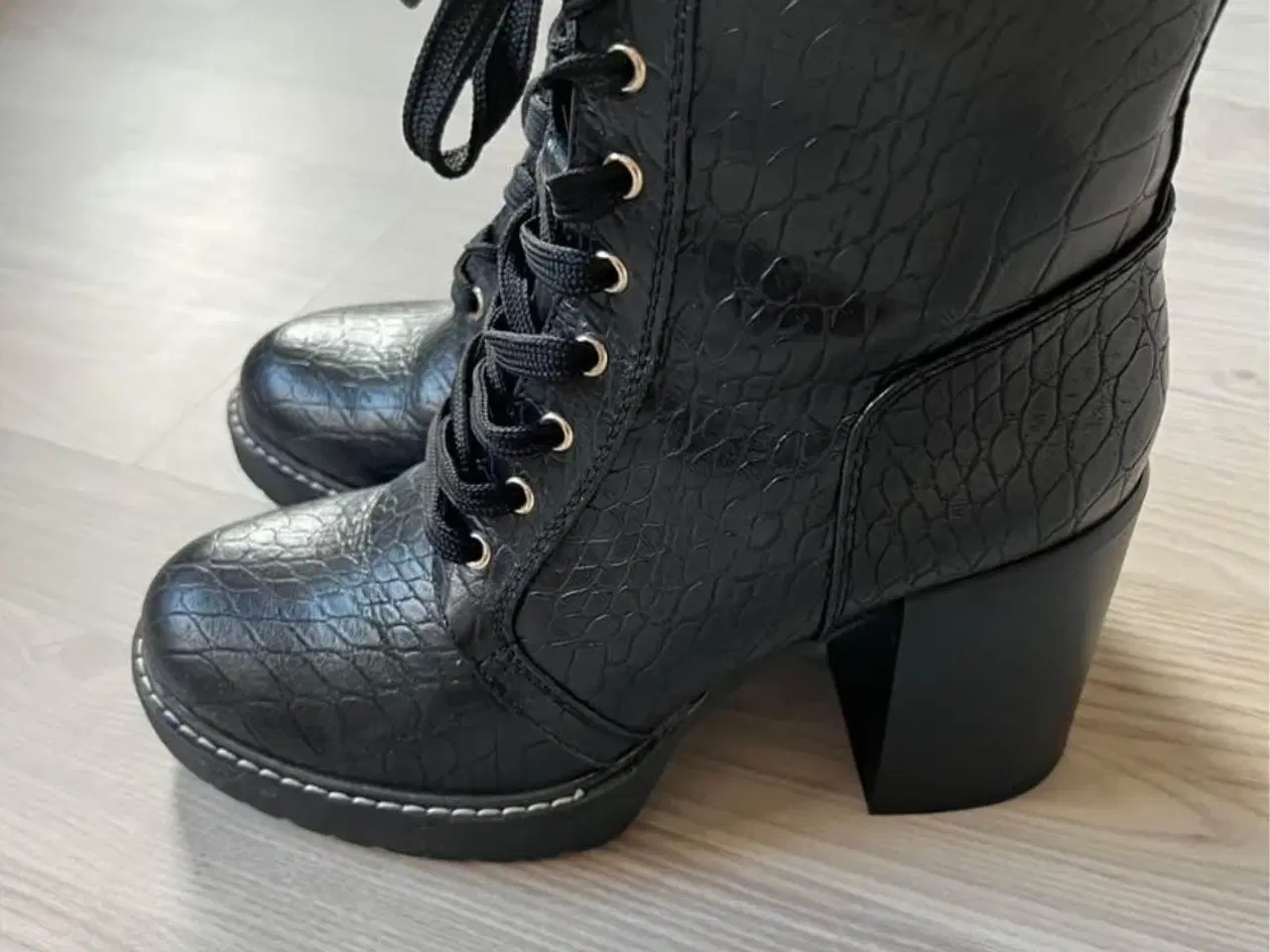 Billede 1 - Catwalk støvlet str 37