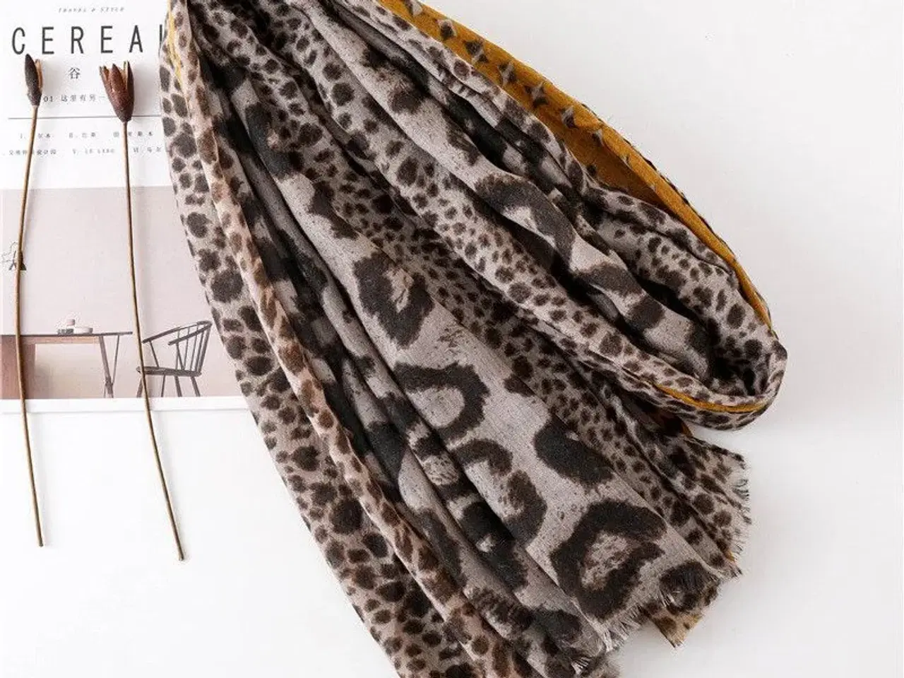 Billede 3 - Leopard tørklæde i grå sand brun sort 