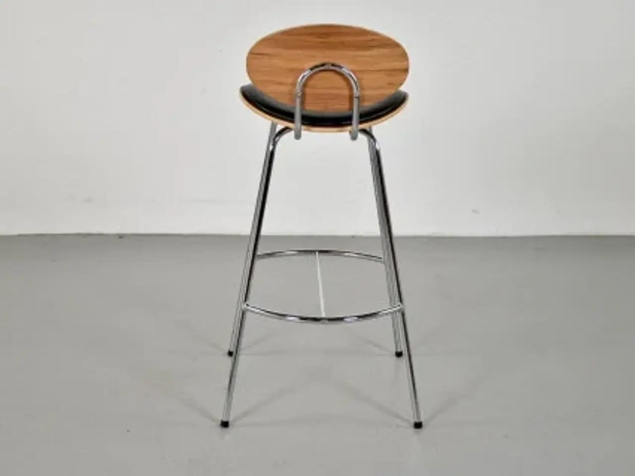 Billede 4 - Dan-form barstol i kirsebær med krom stel, sæt à 6 stk.