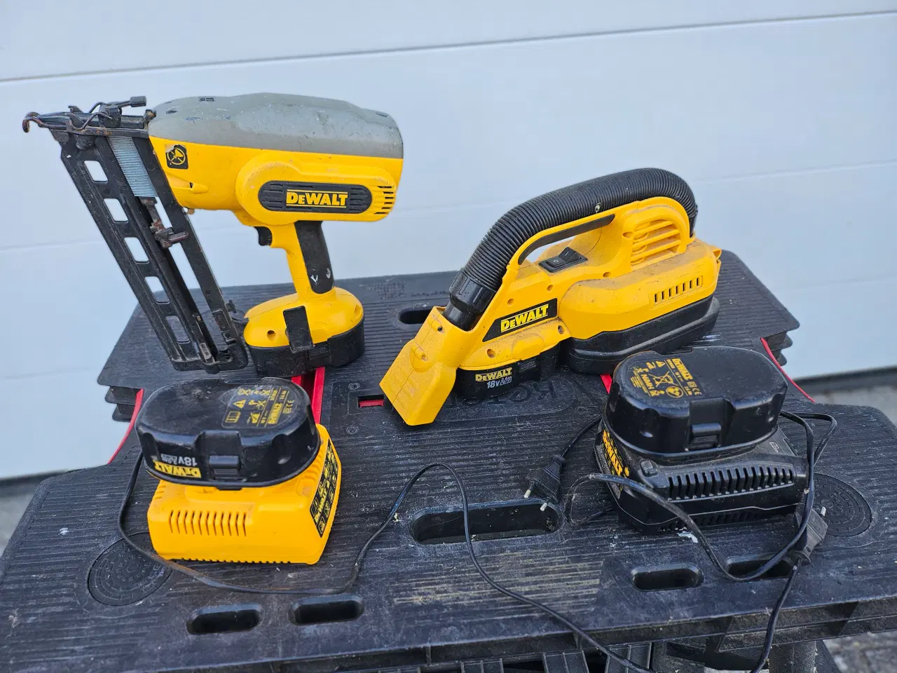 Billede 2 - Dewalt dykkerpistol/støvsuger med 4 batterier