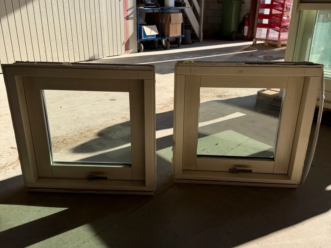 Billede 2 - Små hvide vinduer