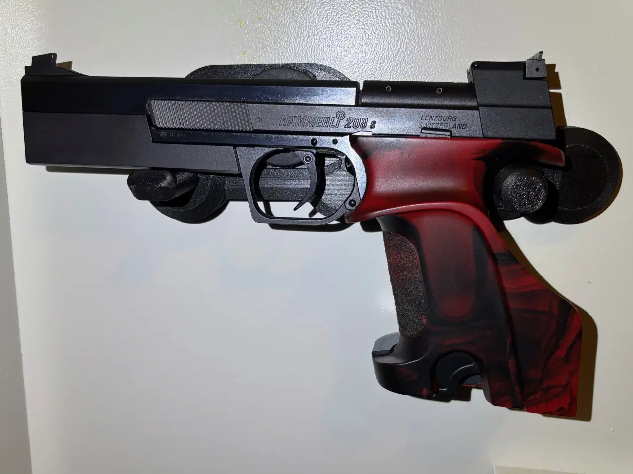 Billede 5 - Våbenholdere til våbenskab