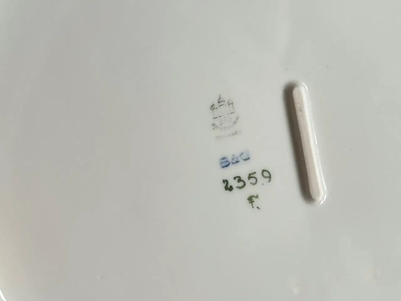 Billede 8 - Bing & Grøndahl åkandefad nr. 2359