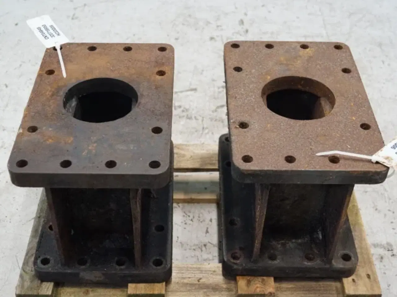 Billede 3 - Fendt 6335C Afstands stykke 320719950