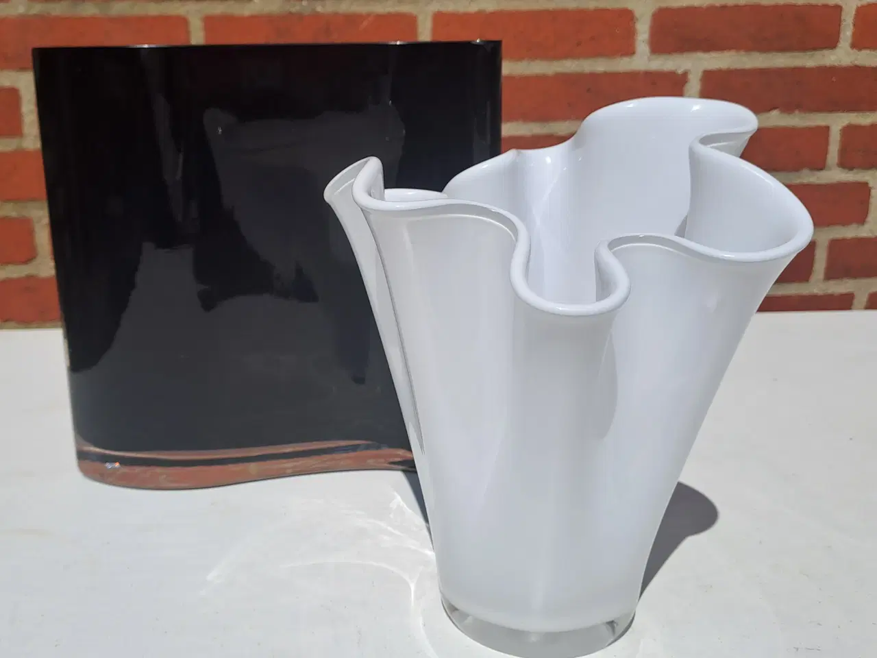 Billede 6 - PEJ glas vase og hvid Tulipan vase. 