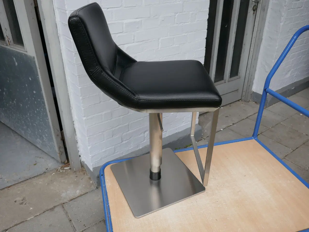 Billede 1 - Barstol/høj stol