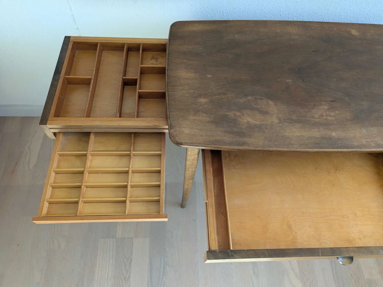 Billede 2 - Meget flot og gammelt symbord