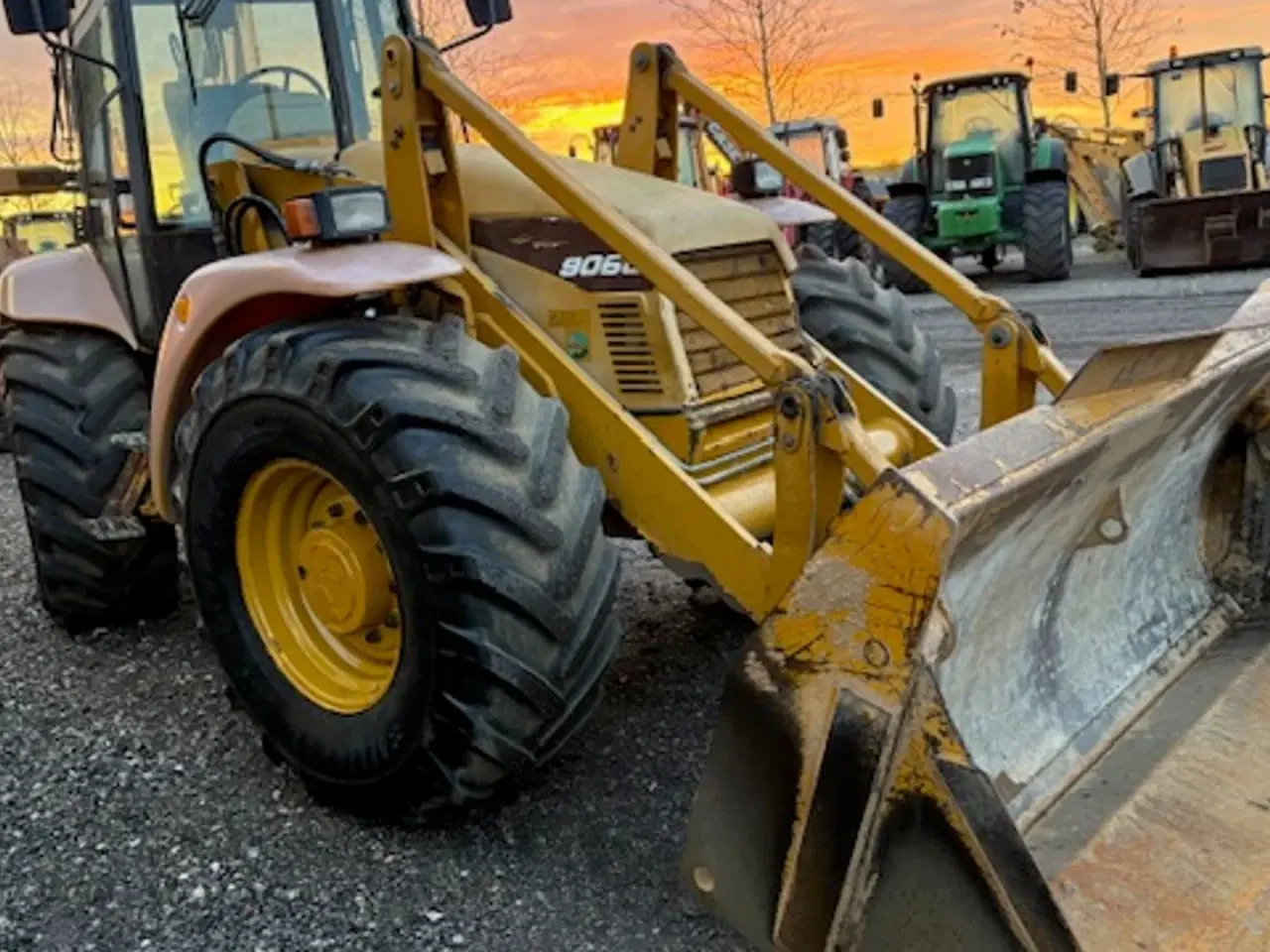 Billede 5 - Hydrema 906C SERIE 2, MANUEL HÅNDTAG. HYDRAULISK SKIFT BAG