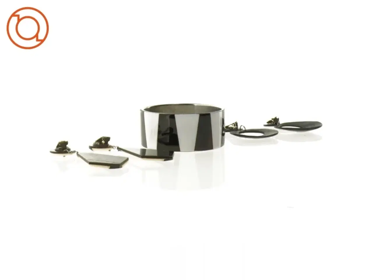 Billede 1 - Smykkesæt med armbånd og øreringe (str. Ø 7 cm og 7 cm og 9 cm)