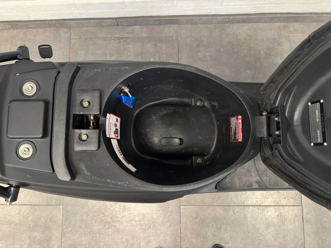 Billede 7 - MotoCR Hot 50 Naked – 2023 – Lovlig og i topstand!