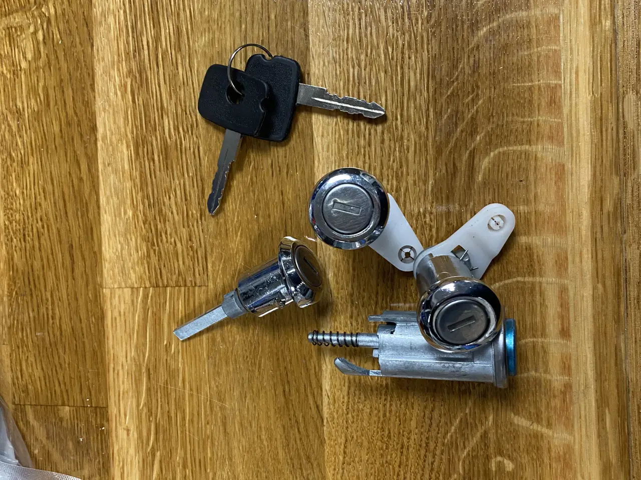 Billede 1 - Låse sæt til Opel Kadett c 