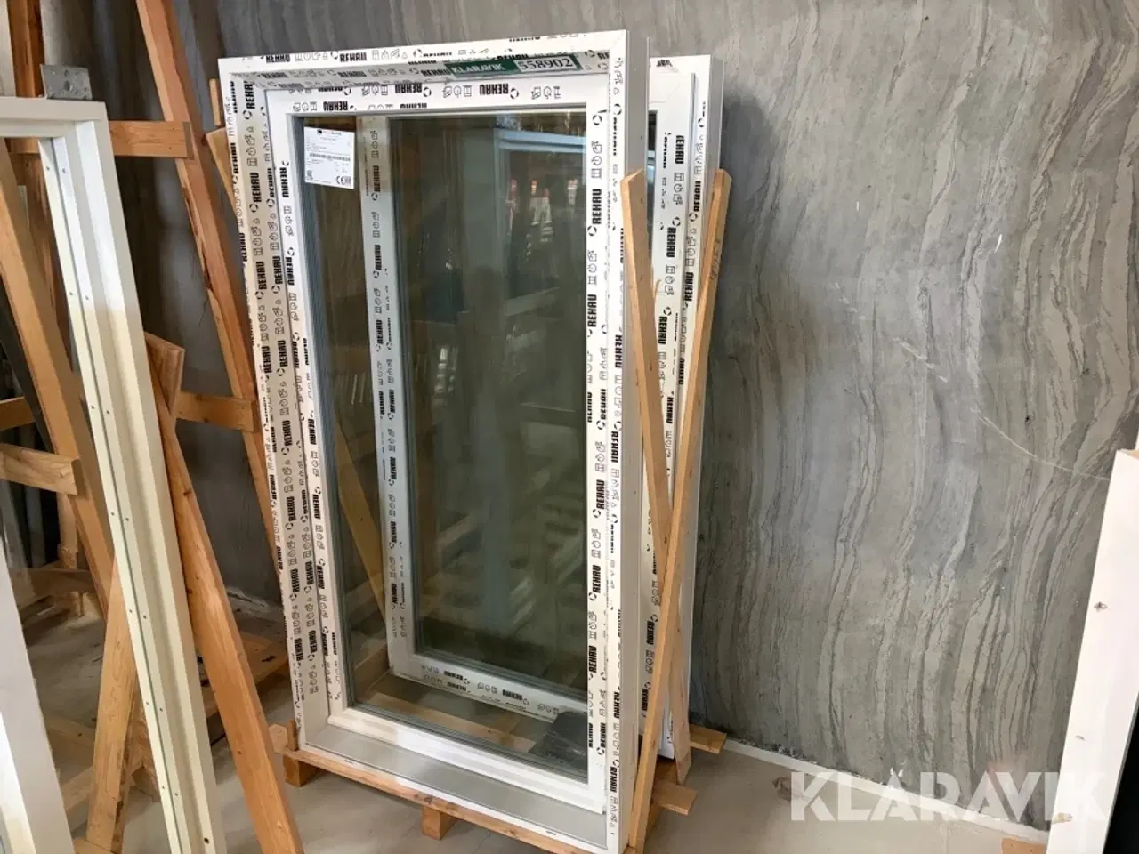 Billede 1 - Vinduer - 2 styk - plast