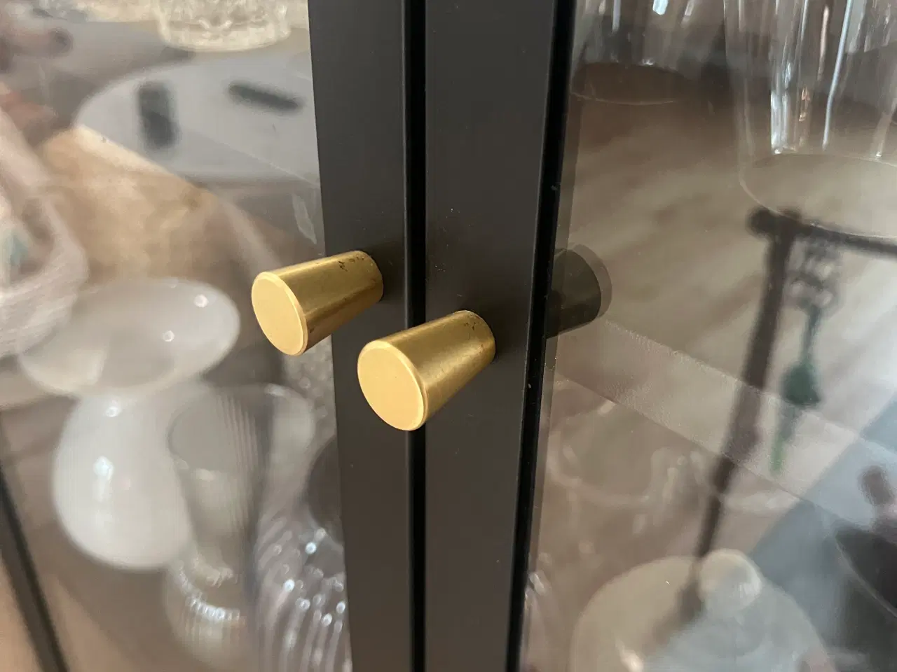 Billede 2 - Sort vitrineskab 